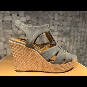 Michael Kors Berkley Wedge Size 9M